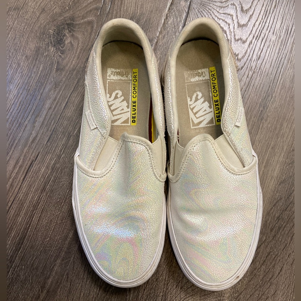 💌 holographic slip on vans